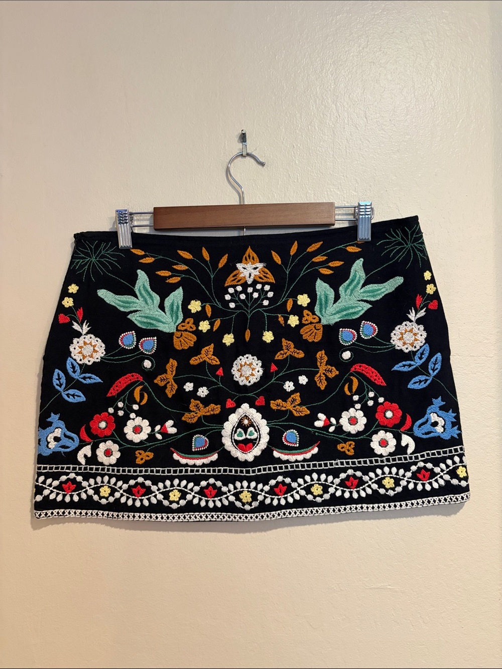Zara Black Mini Skirt w/ Beautiful Colorful Floral Embroidery, Size M